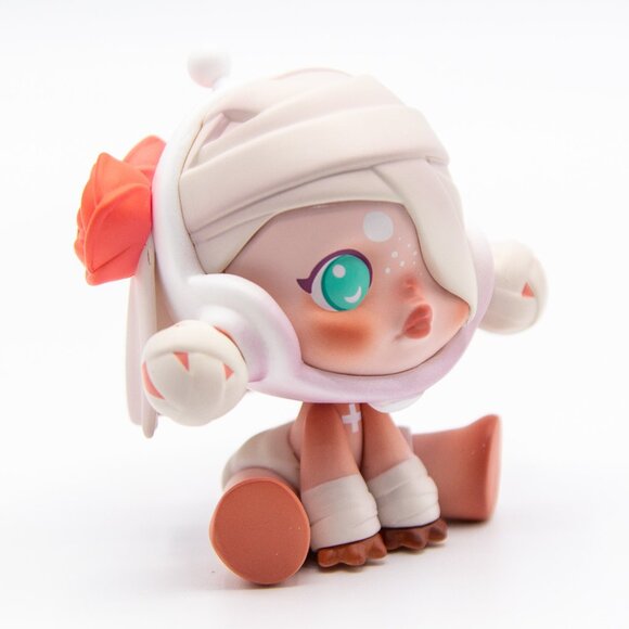 Popmart Skullpanda Ancient Castle Series: The Baby Zombie - Picture 5 of 6